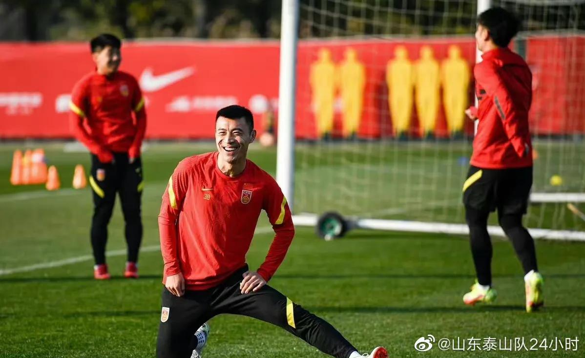 中国足球男子国家队集训名单,中国男子足球国家队射门训练日常
