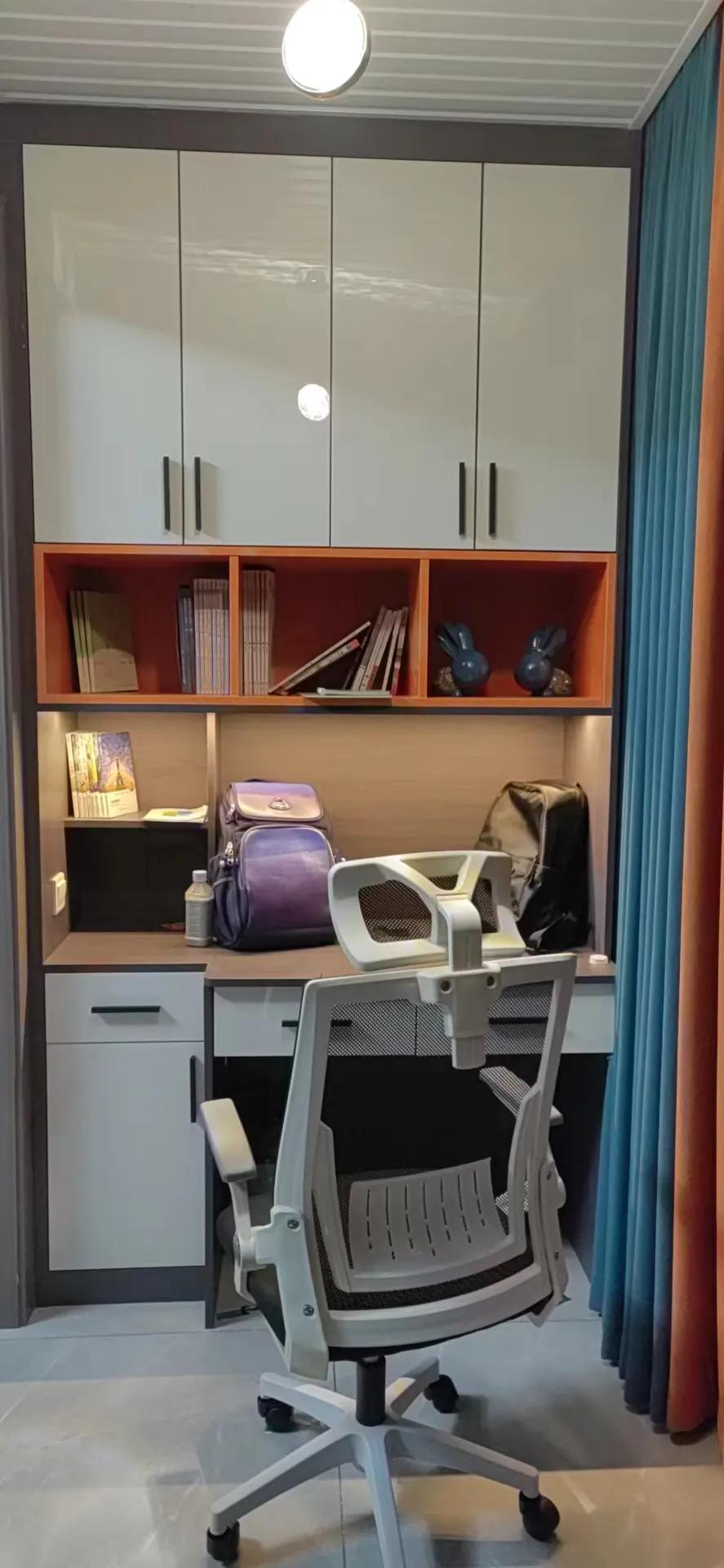 成都定制柜子鲁丽欧松板配PET肤感和高光门安装完工!640元/平方